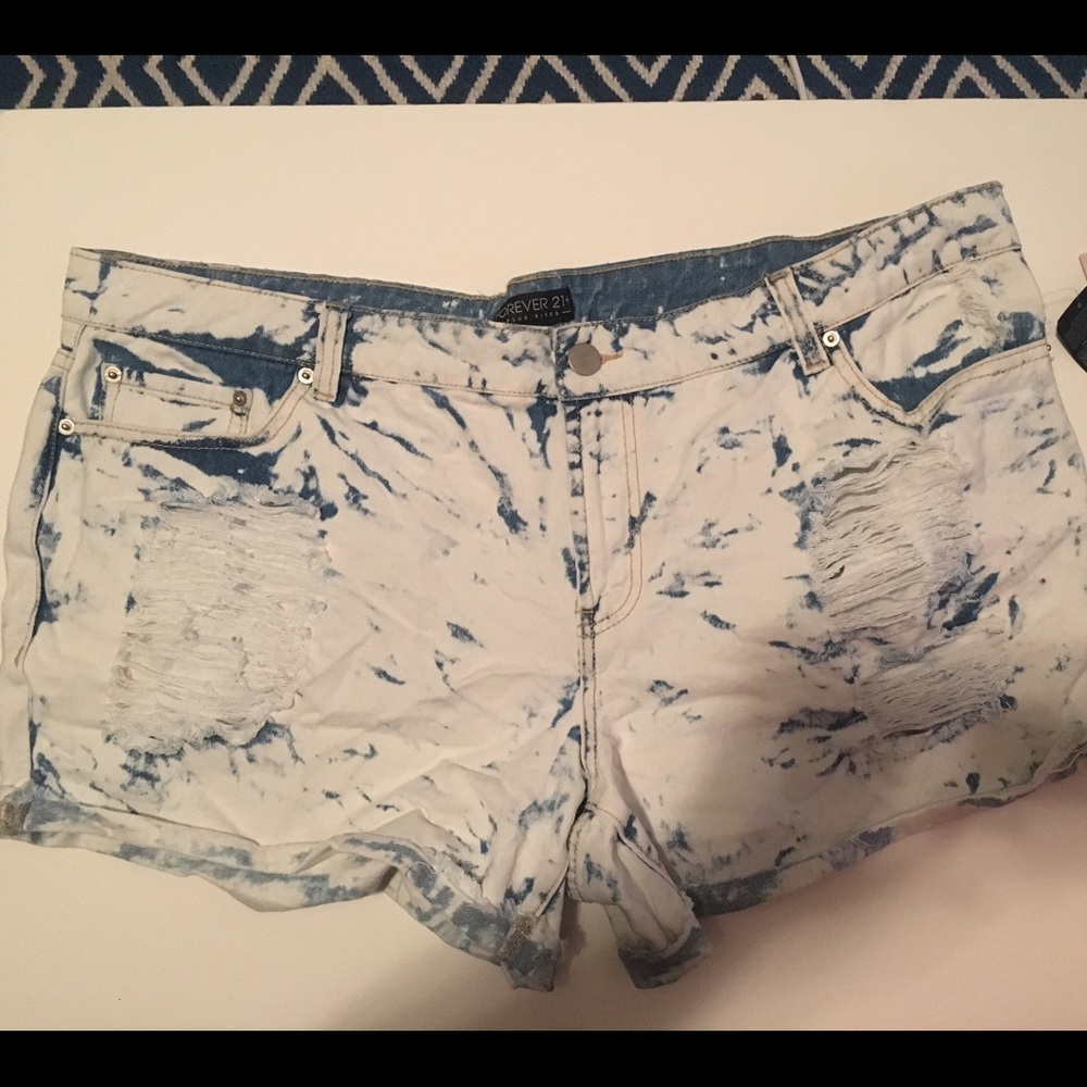 Distressed denim shorts NWT
